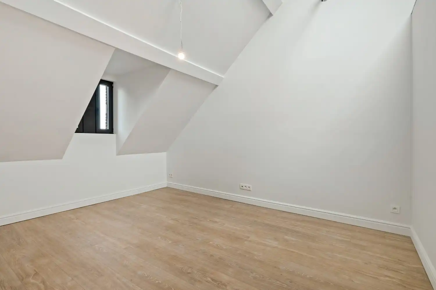 Volledig gerenoveerde woning met 3 slaapkamers op centrale ligging te Lier foto 16