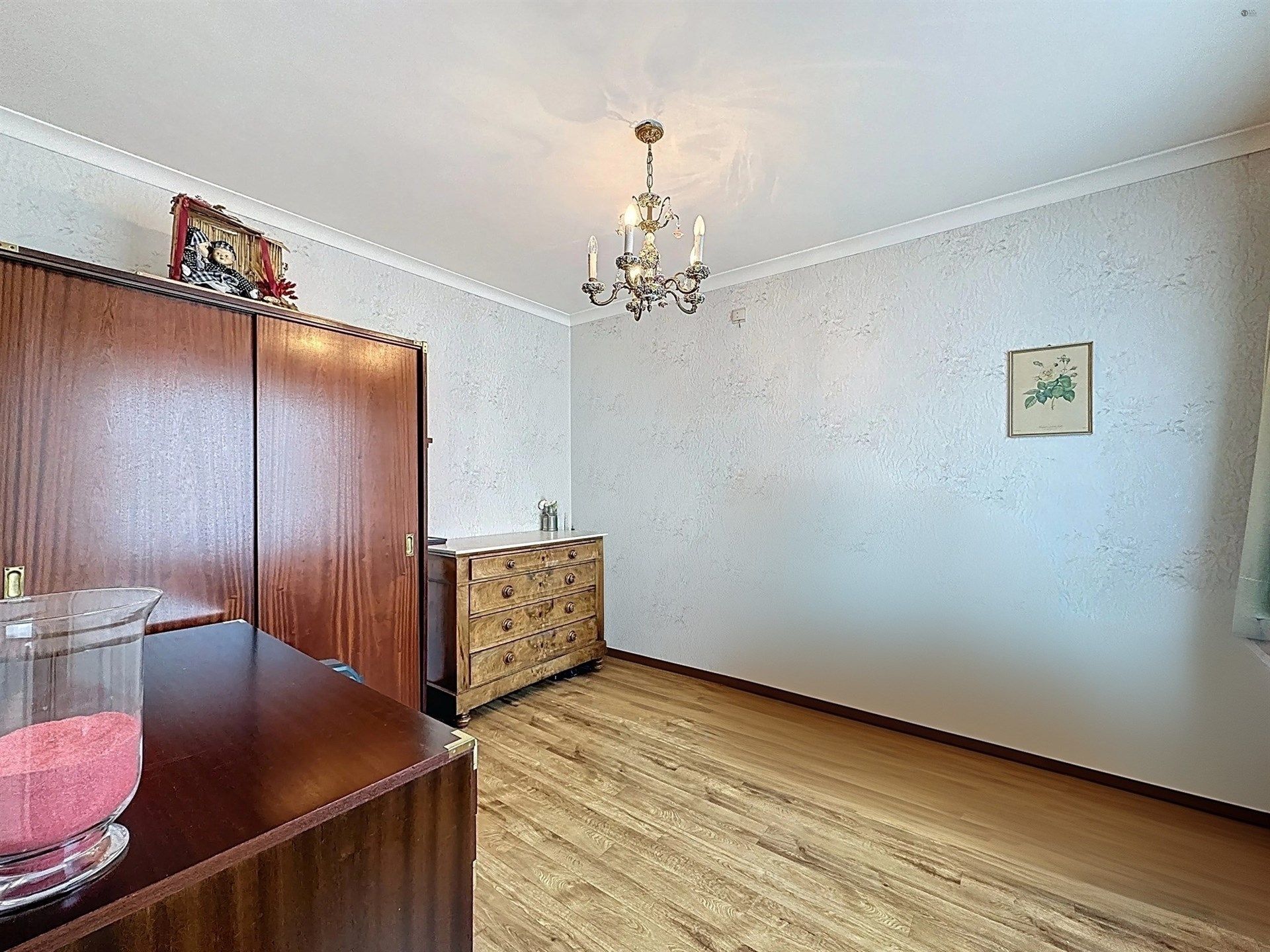 Instapklare gezinswoning met garage, 5 slaapkamers en gezellige tuin op 450m²! foto 14