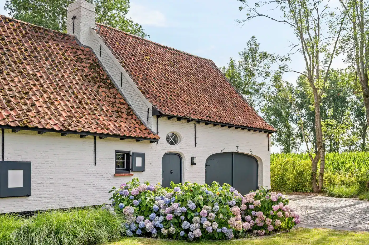 Exclusieve landelijke villa met paardenaccommodatie op ca 1,6ha foto 4
