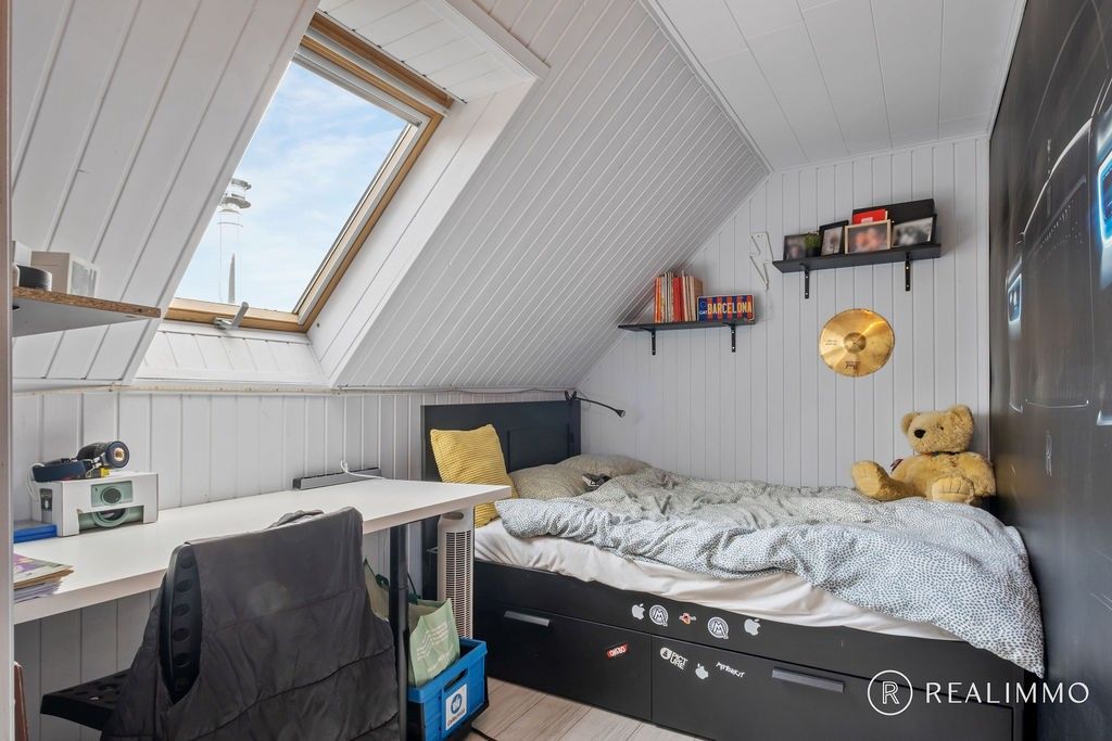 Rustig gelegen instapklare gezinswoning met praktijkruimte foto 17