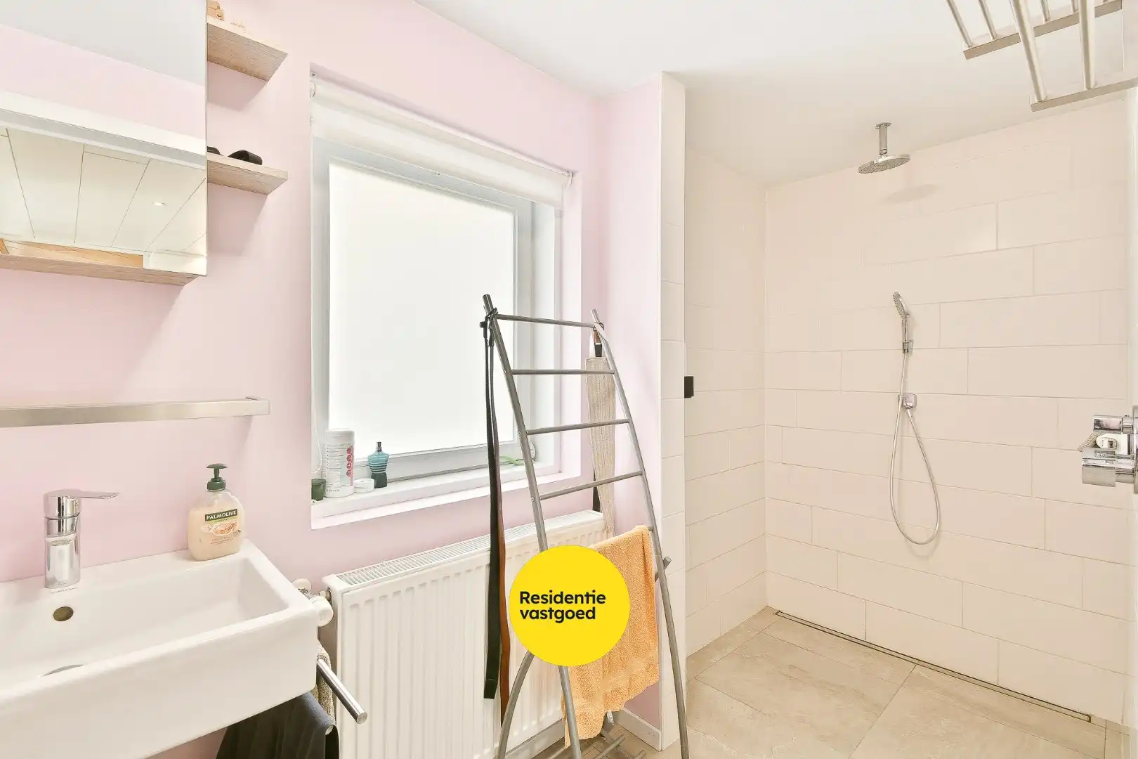 Instapklare woning met 4 slaapkamers, garage en carport foto 13