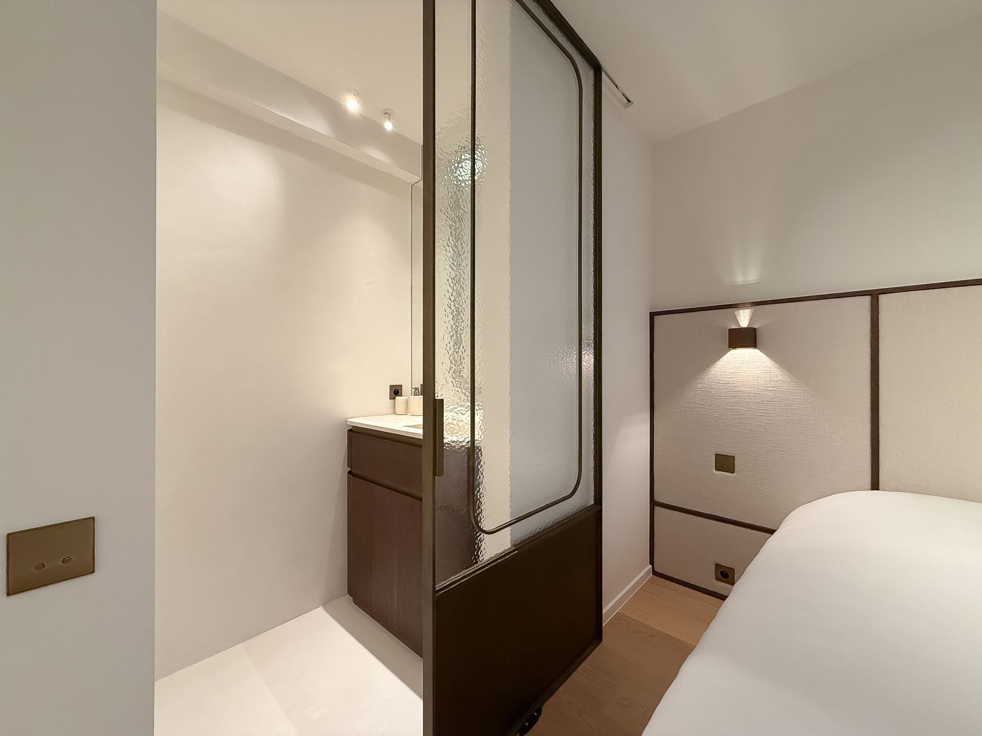 Stijlvol gerenoveerd appartement met zeezicht- ZEEDIJK ZOUTE foto 34