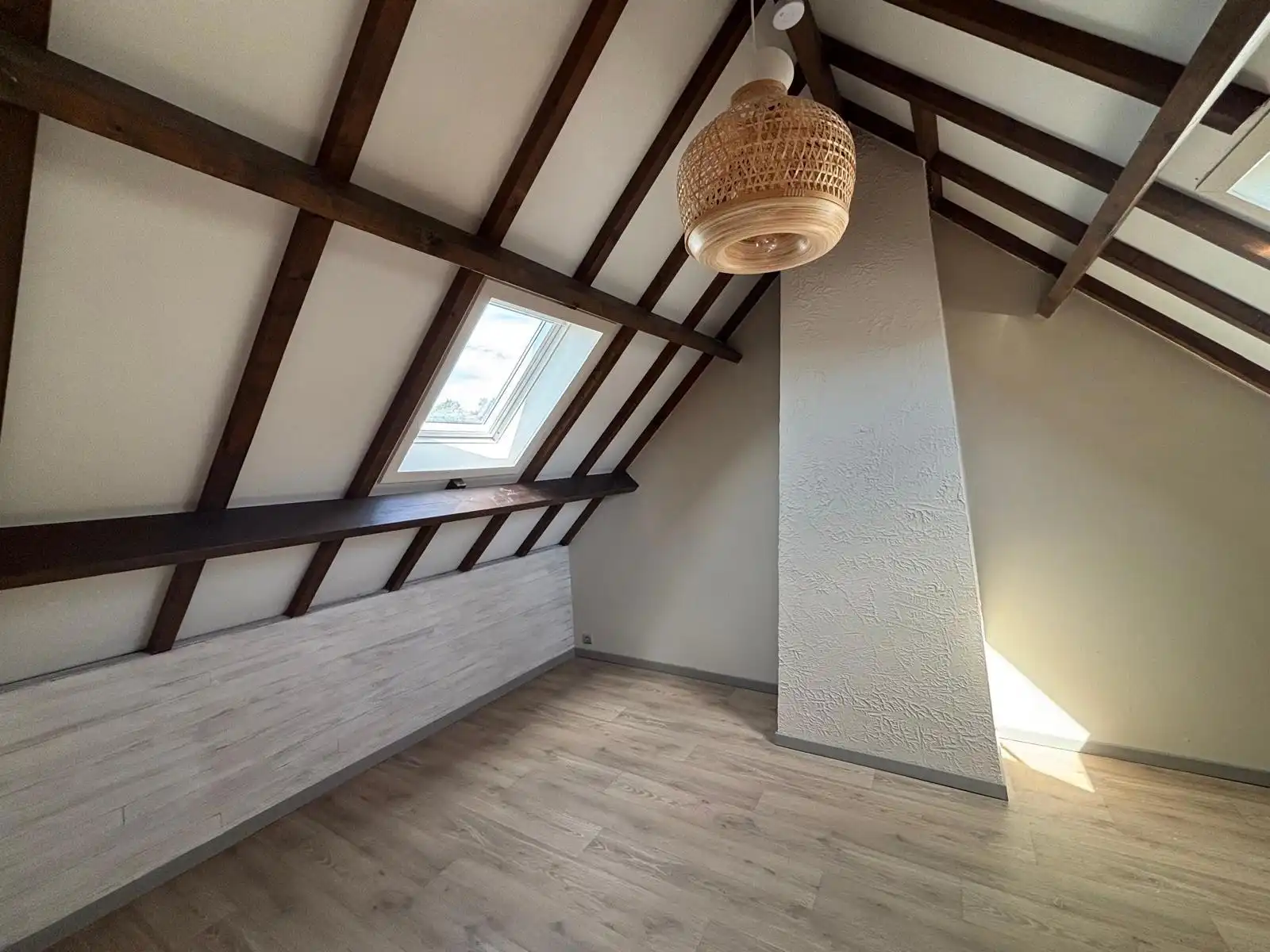 Vrijstaande (gemeubileerde) woning met zwembad en tuin foto 15