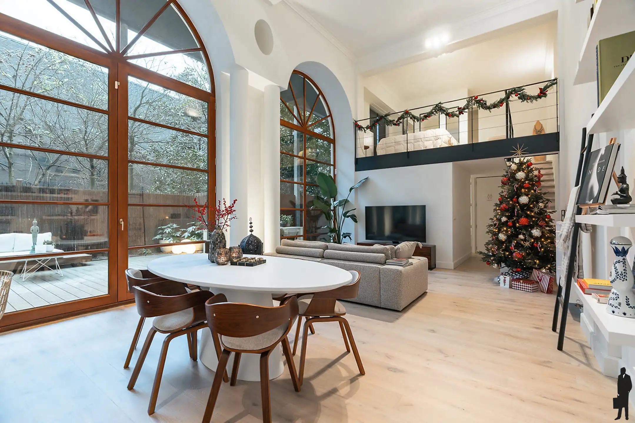 Uitzonderlijk gelijkvloers appartement met ruim terras foto {{pictureIndex}}