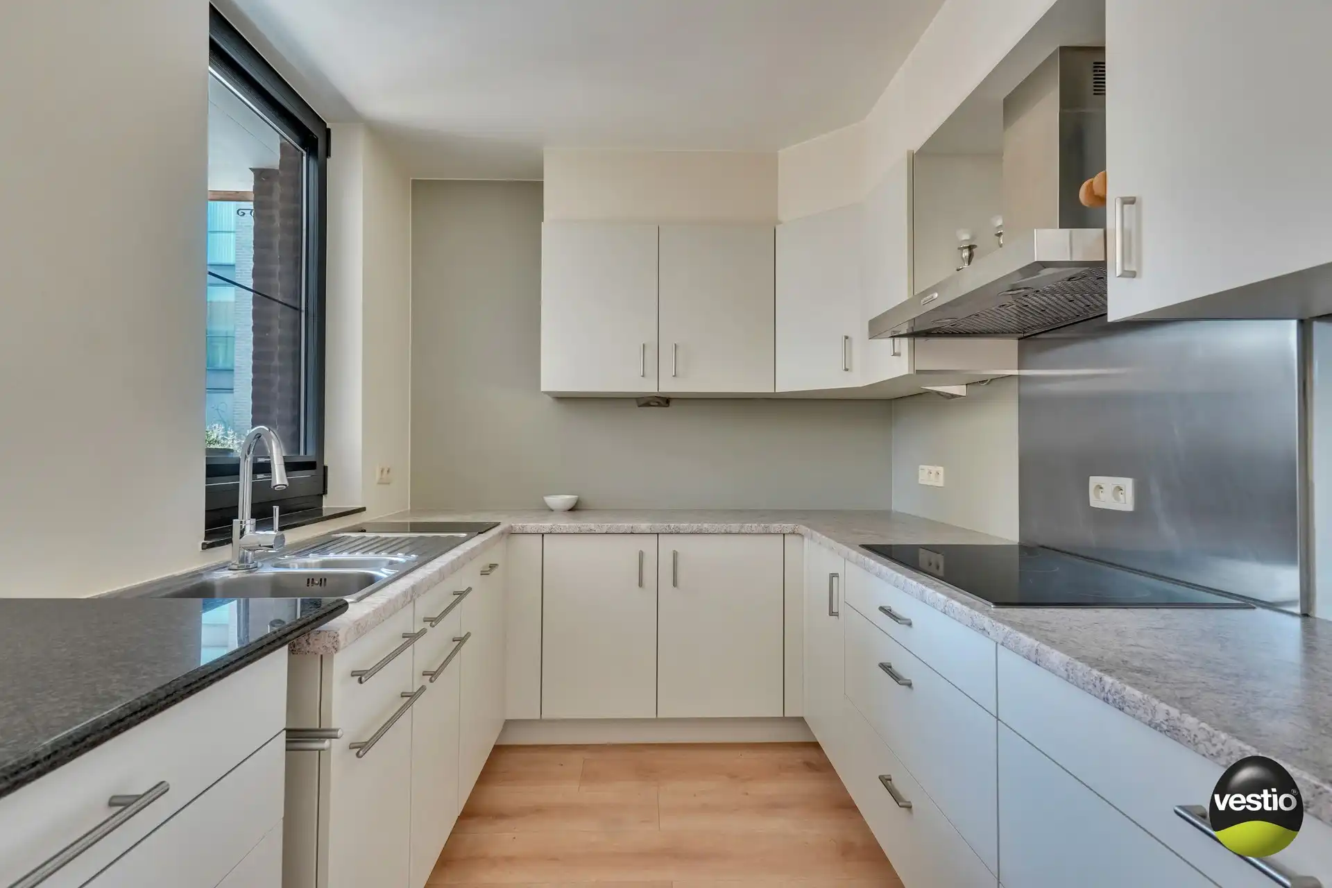 GOED GELEGEN APPARTEMENT 120 M² MET 3 SLAAPKAMERS foto 12