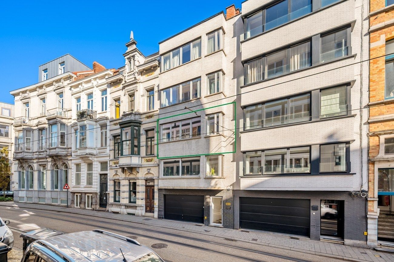 Instapklaar 2-slaapkamer appartement op toplocatie foto 2