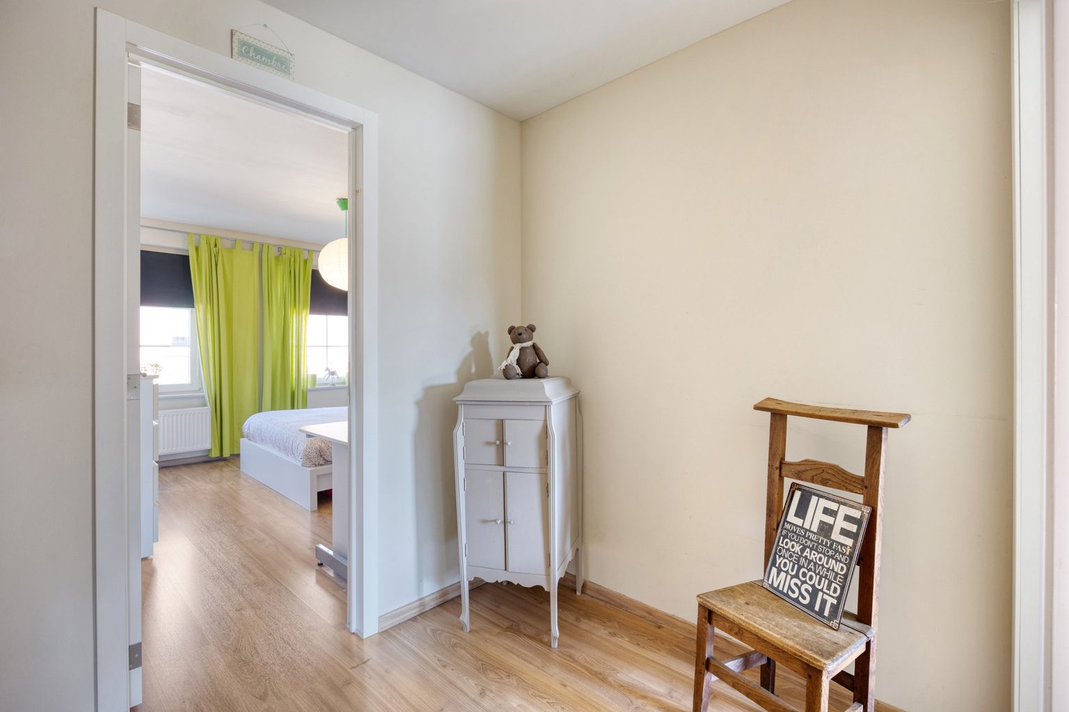  Instapklare recente woning met tuintje en carport foto 14
