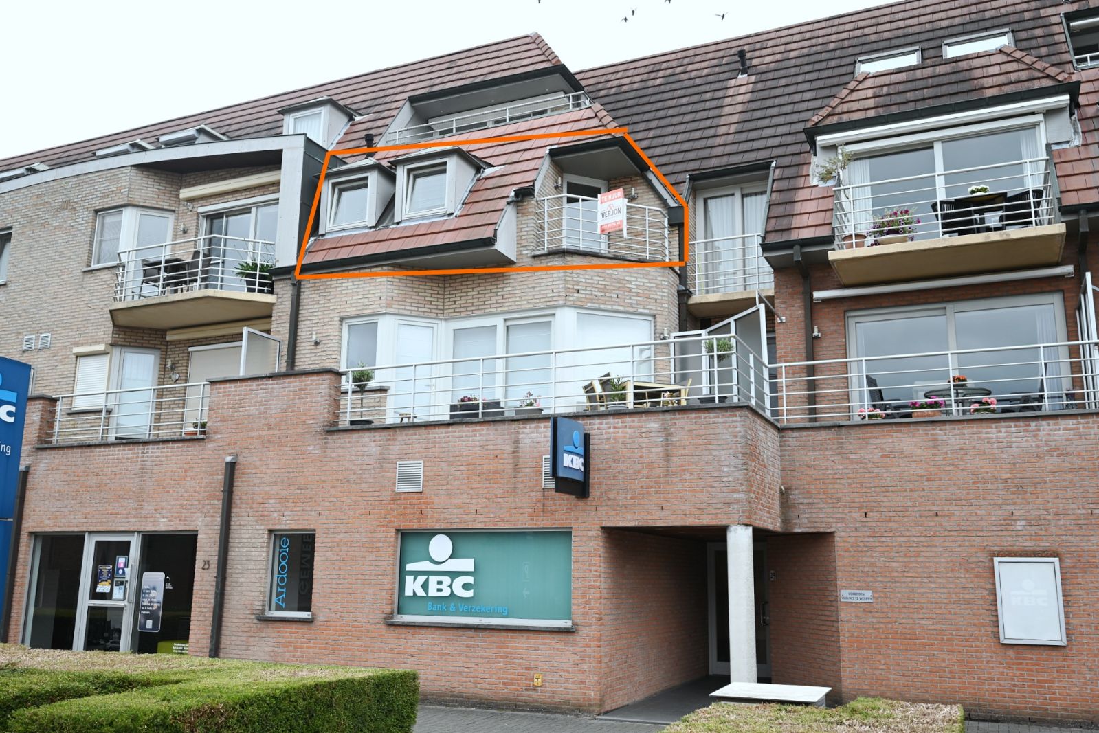 Appartement met 2 slaapkamers in centrum Ardooie! foto {{pictureIndex}}
