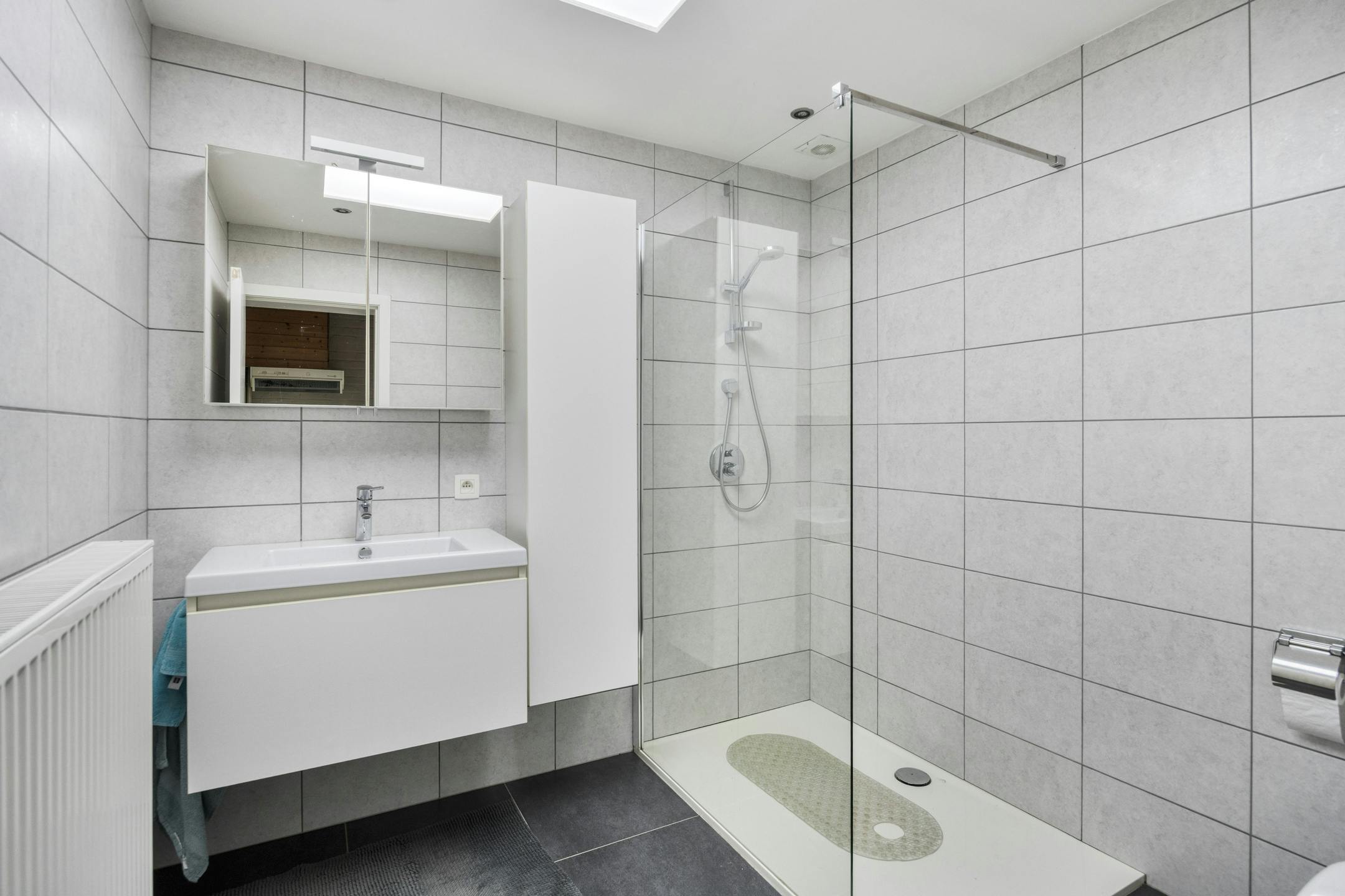 Te renoveren huis met 2 slaapk., zolder en tuin - Rupelmonde foto 5