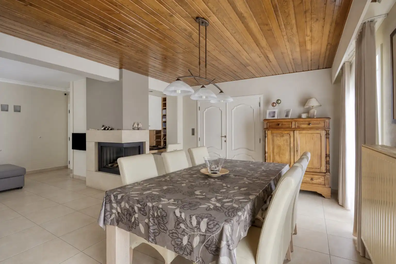 Instapklare halfopen woning met veranda, garage en tuin in Rosmeer. foto 4