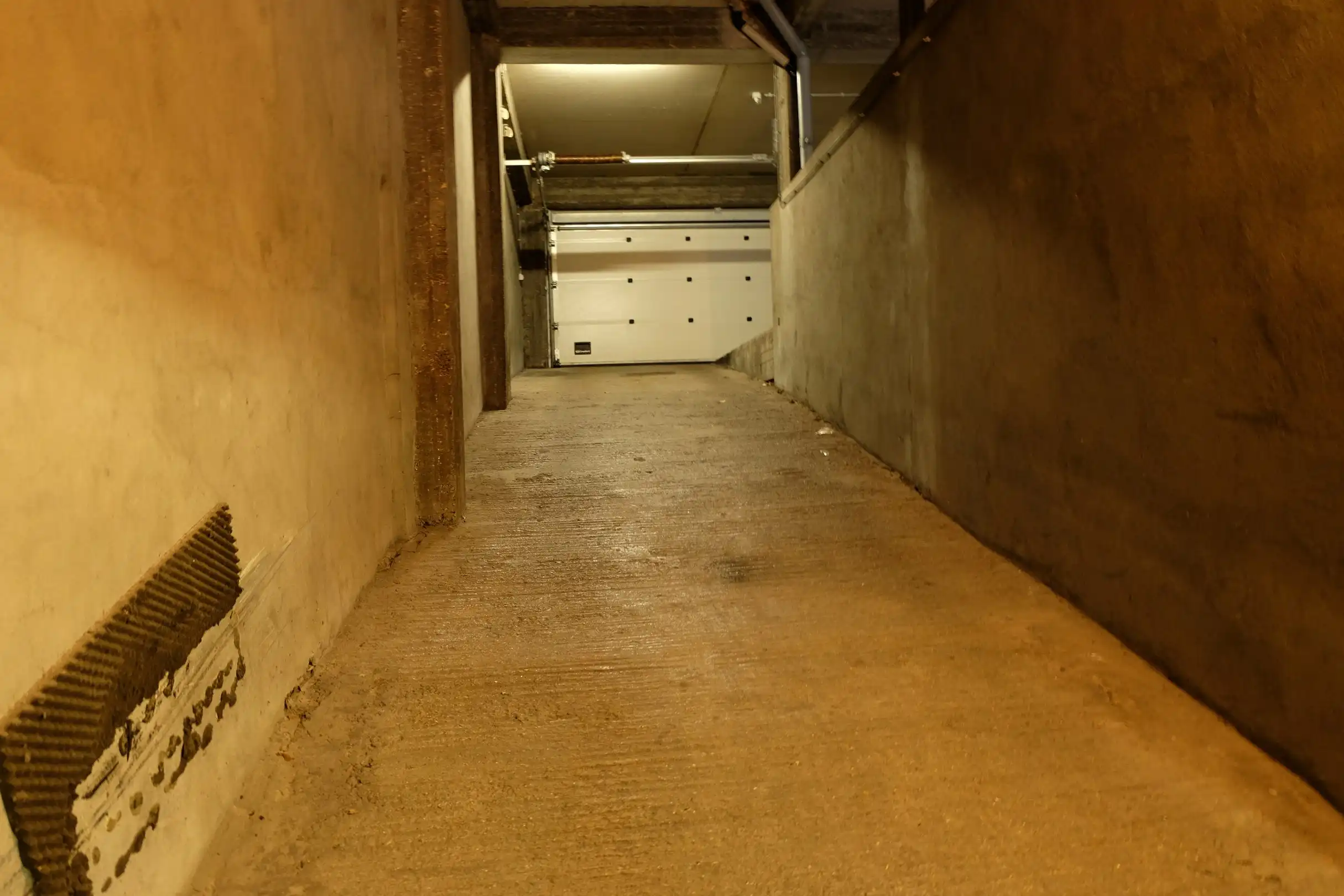 Dubbele garagebox met opslagplaats nabij de Alfons Pieterslaan foto 5