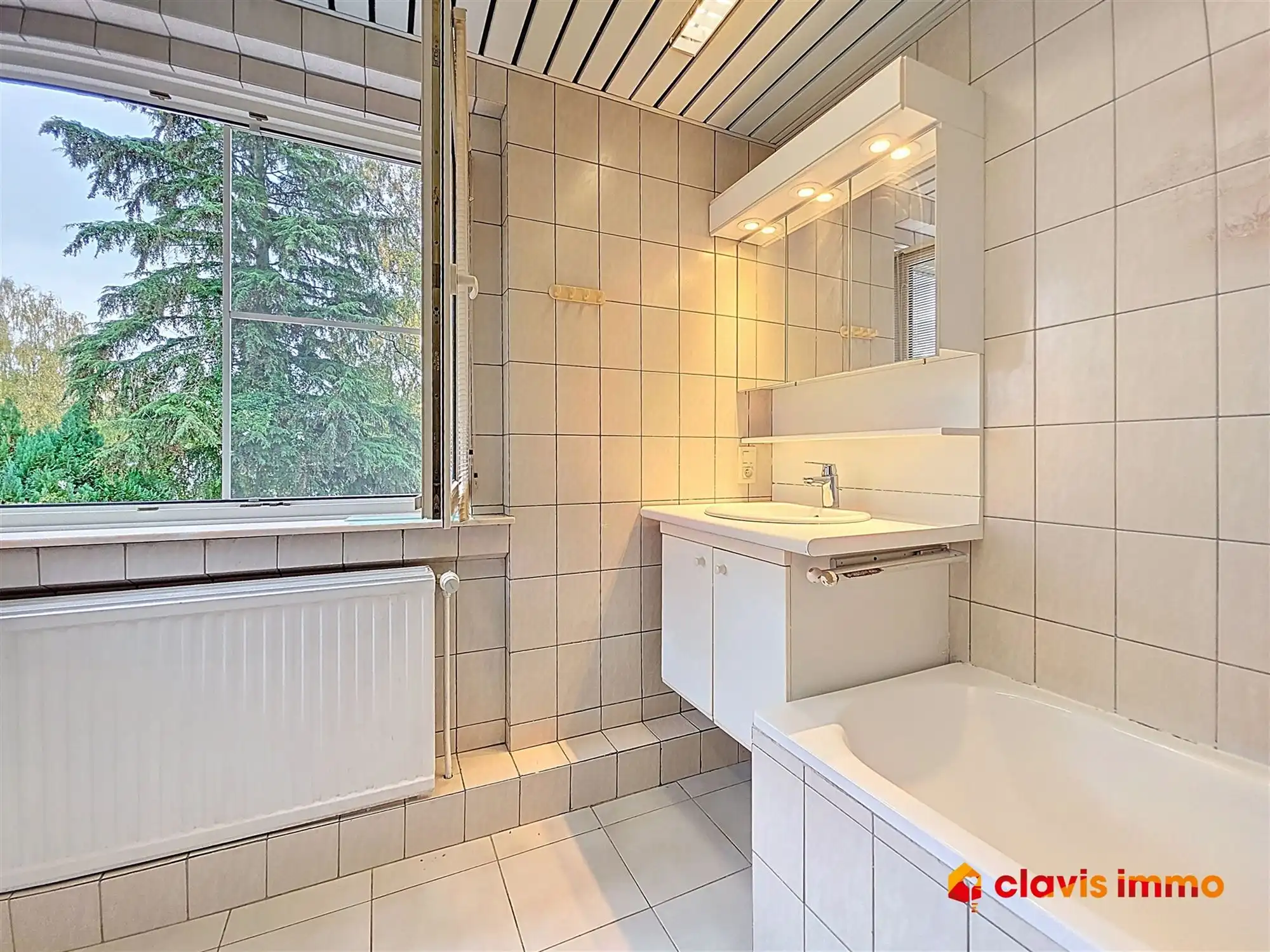 Halfopen-bebouwing in een rustige buurt foto 17