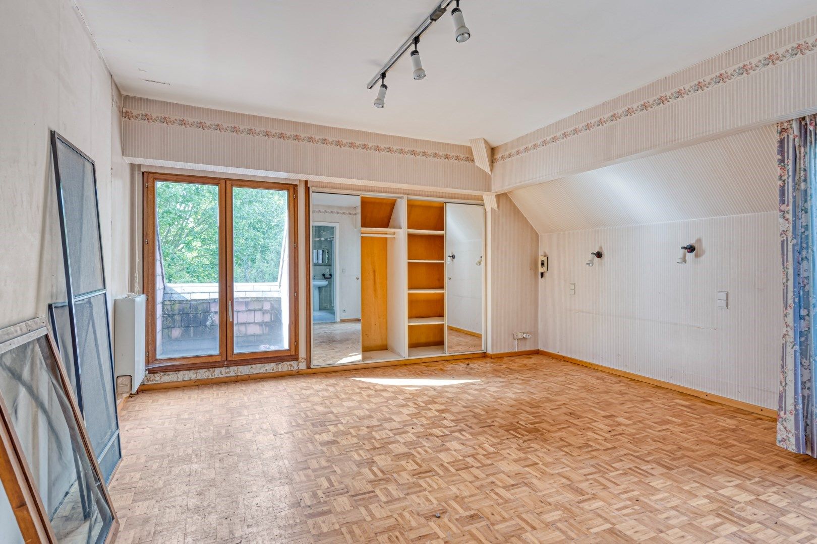 Ruime gezinswoning met 5 slaapkamers, praktijkruimte en dubbele garage in Kessel-Lo – EPC 337 kWh/m² – bewoonbare oppervlakte ca. 301 m² foto 24