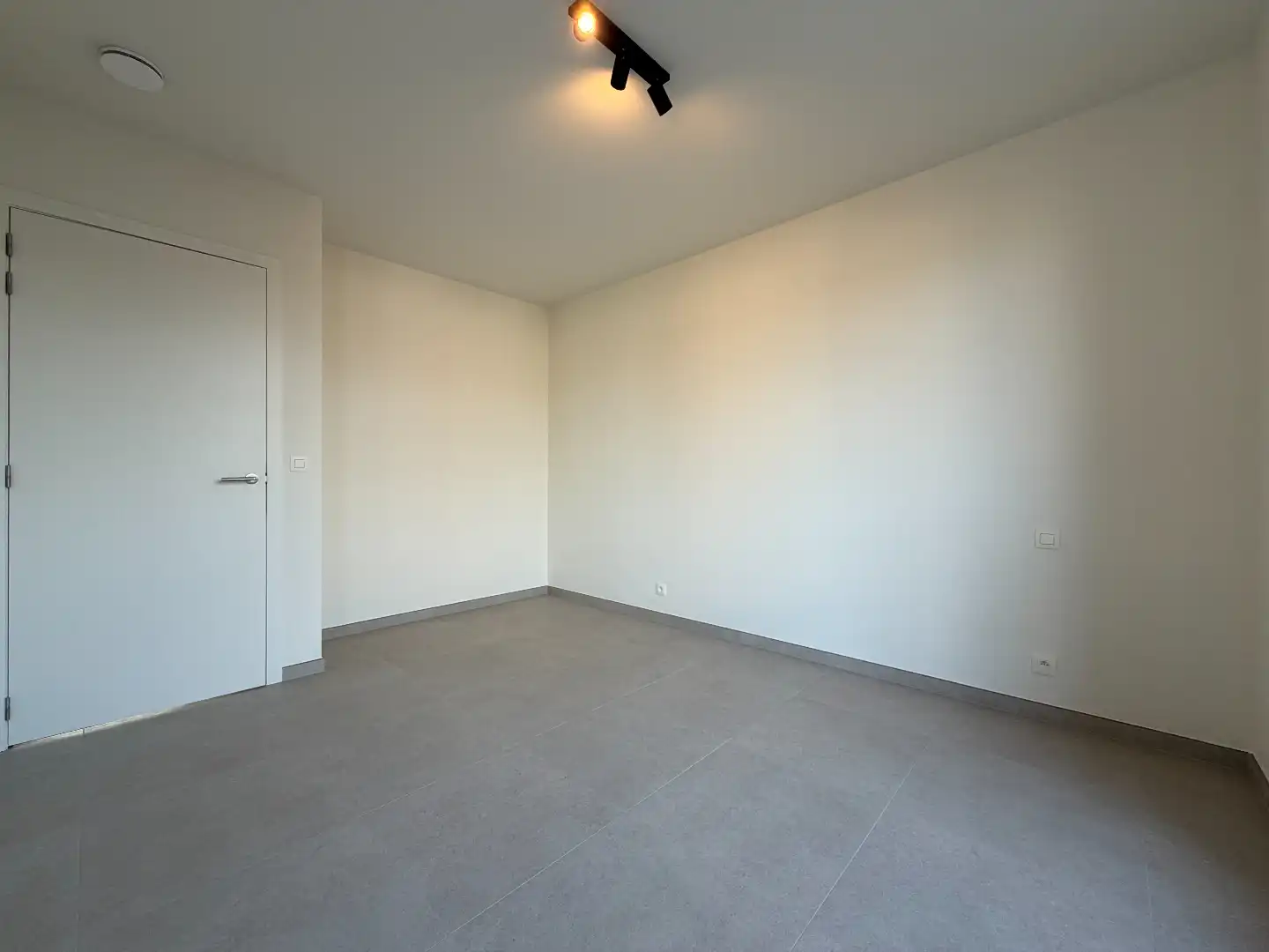 2-slpk appartement met ondergrondse garage te Sint-Michiels foto 13