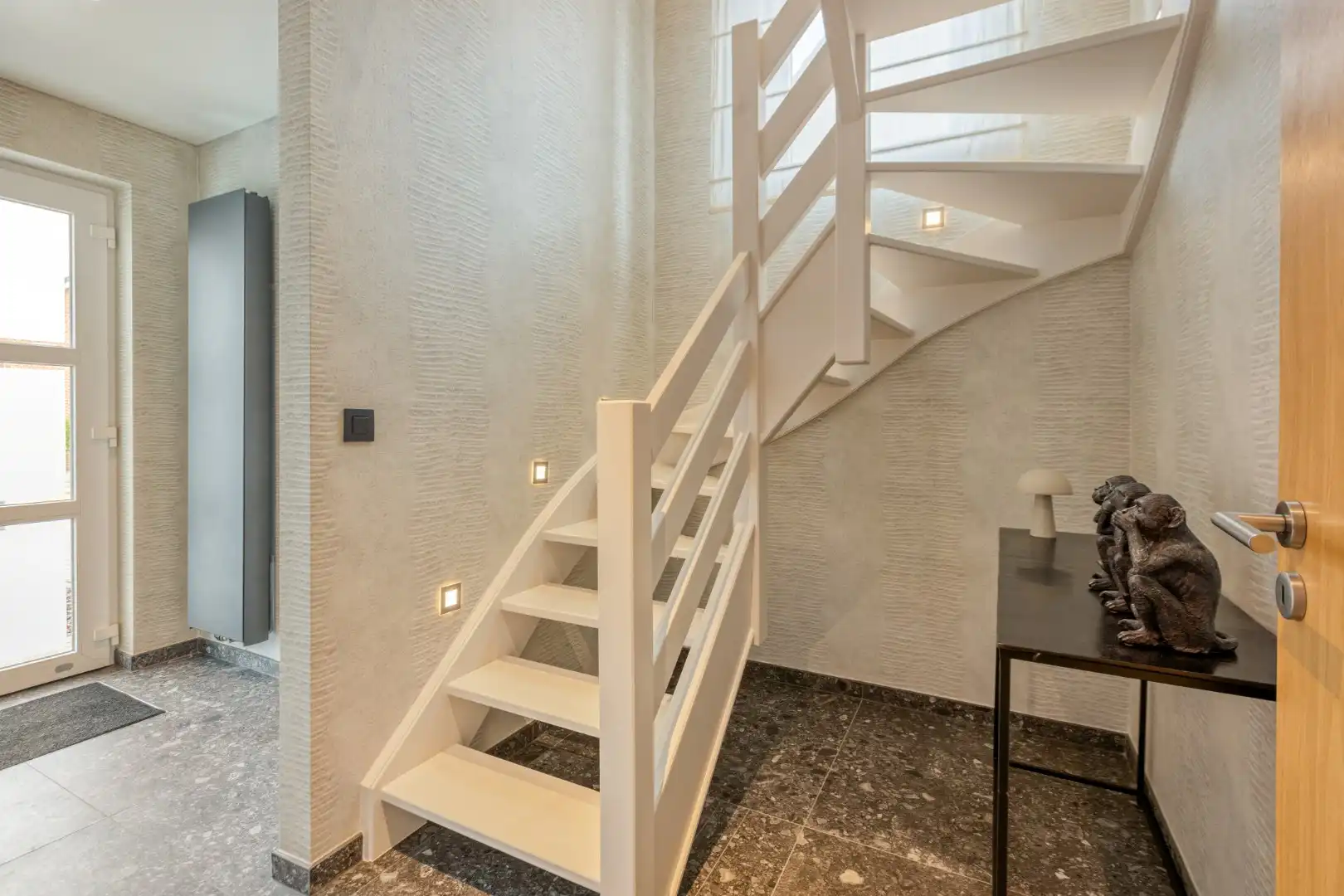 Luxueus afgewerkte woning met 3 slaapkamers foto 2