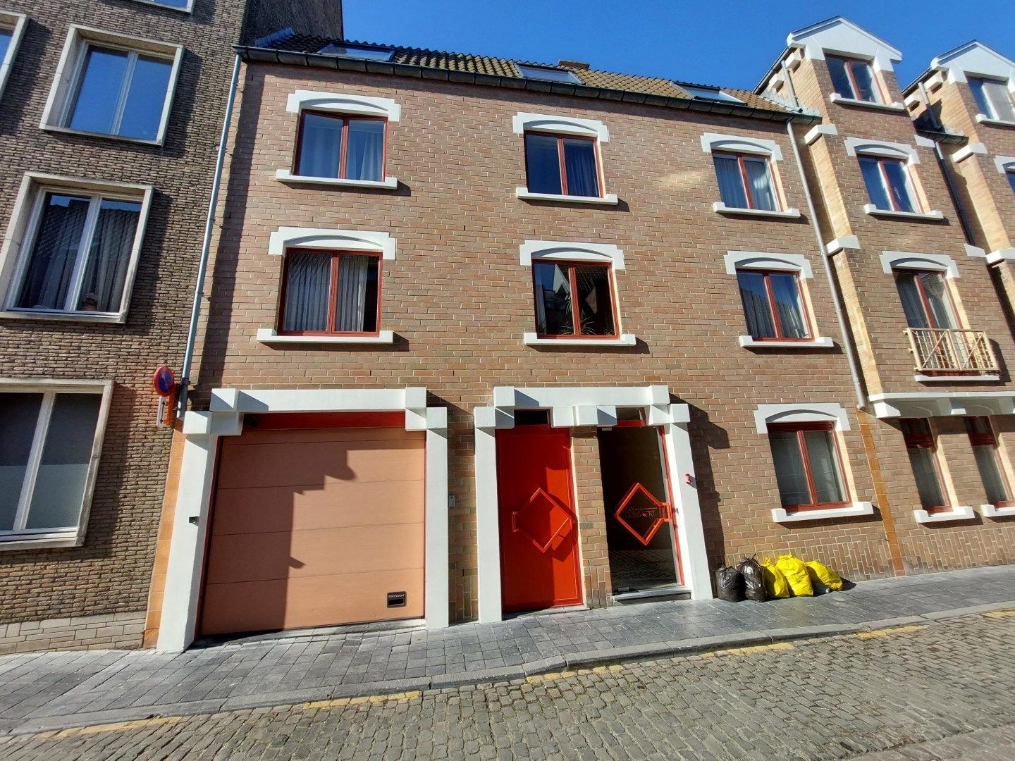 Garage te koop Hoedenmakersstraat 3 -/17 - 8000 Brugge