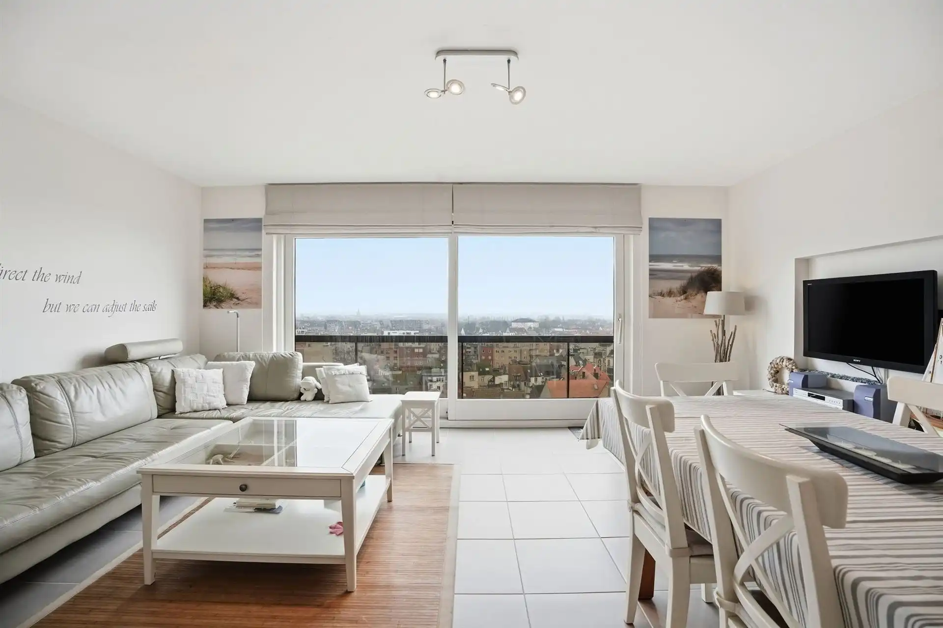 Hoofdfoto van de publicatie: ZONNIG / WIJDS UITZICHT 