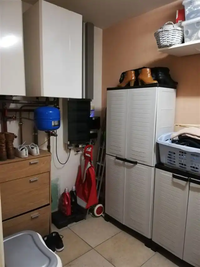 Verzorgd gelijkvloers app. met 2 slpk., terras en garage foto 10