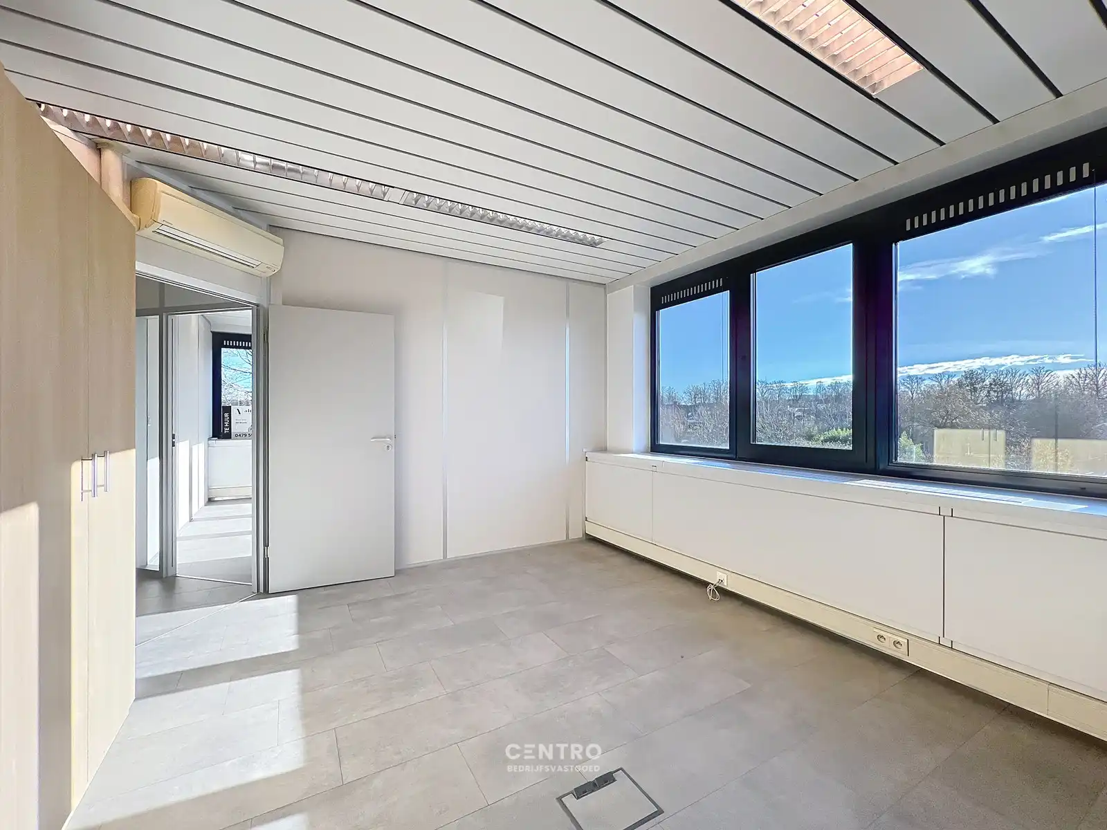 Instapklare kantoorruimte 175m² met perfecte VISIBILITEIT aan 't Hoge - opsplitsbaar. foto 6