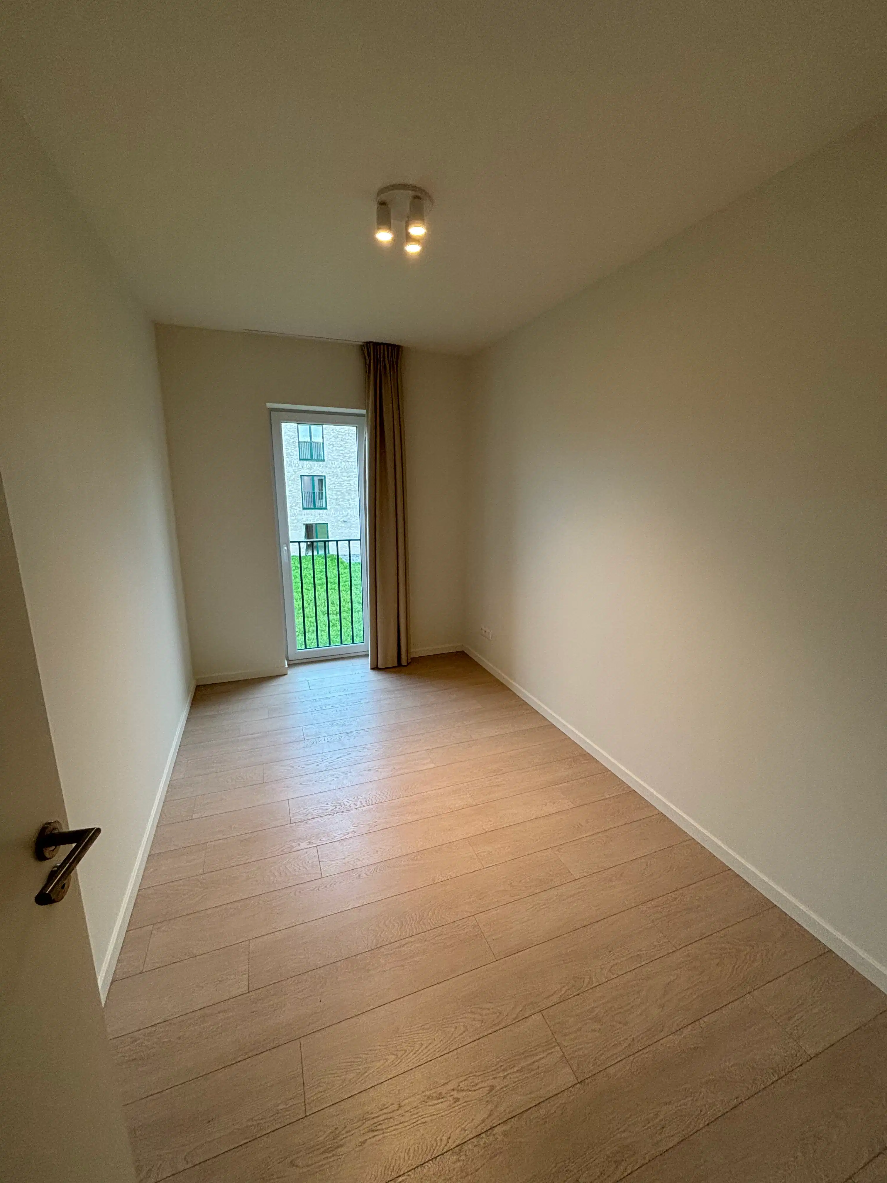 Rustig en Energiezuinig Wonen: Nieuwbouwappartement met 2 Slaapkamers en Bureau foto 4