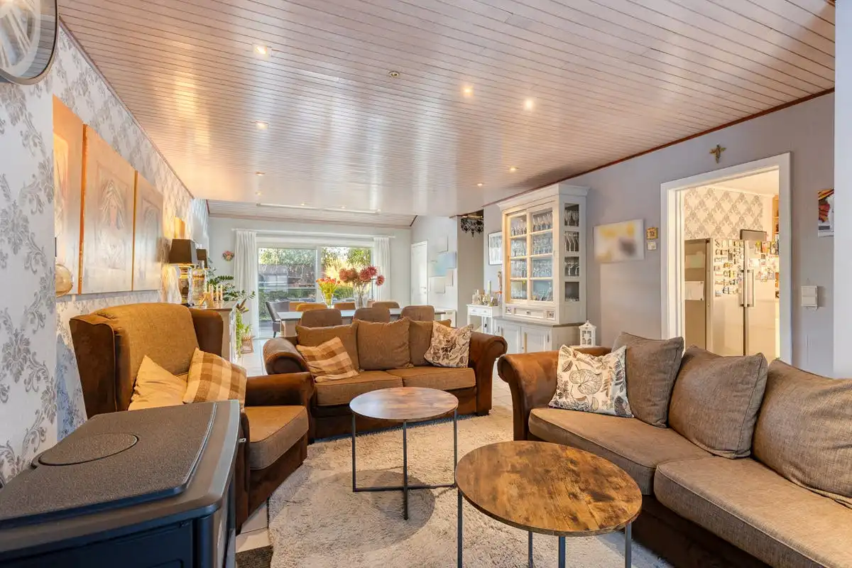 Instapklaar huis met 4 slaapkamers te koop in Anzegem foto 2