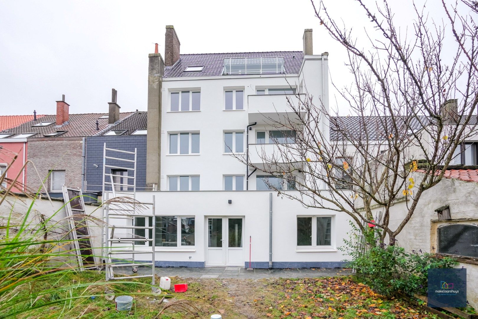 Ruim gelijkvloersappartement met 2 slaapkamers , een  zuidgeorienteerde  tuin en garage foto 2