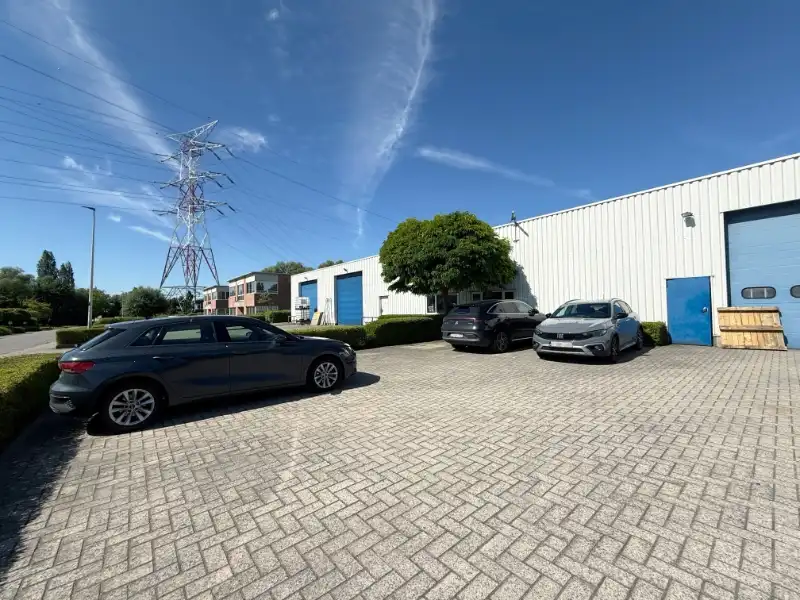 Magazijn te huur van 1.872 m² vlakbij de A12 foto 3