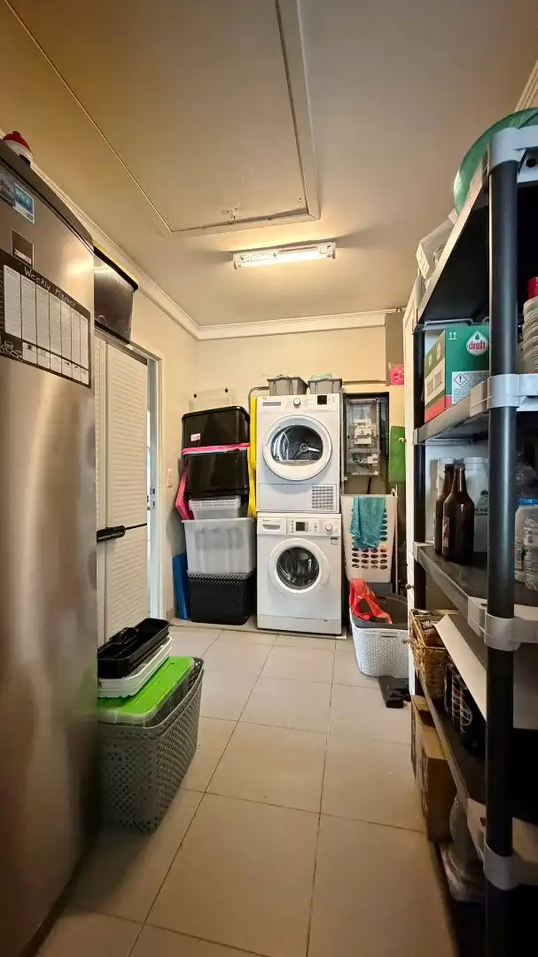 Ruime gelijkvloerse villa met tuin en garage in rustige wijk te Boezinge. foto 13