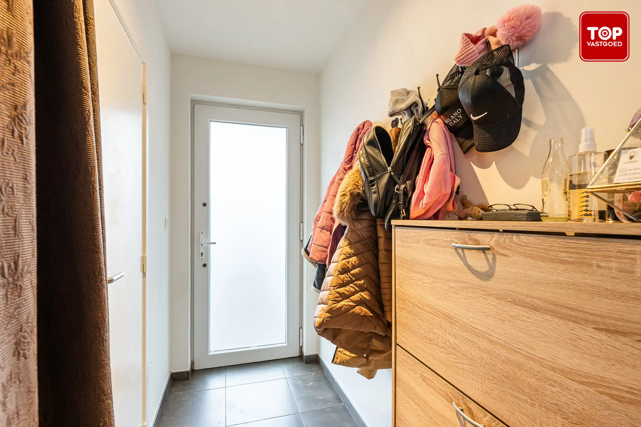 Instapklaar appartement (EPC B) met 2 slaapkamers en privatieve autostaanplaats.  foto 3