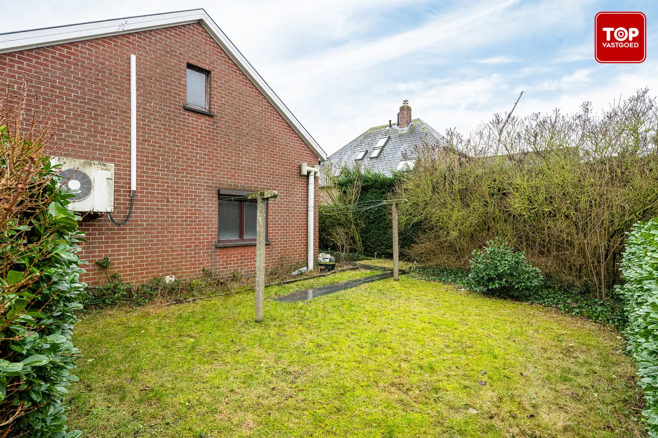 Ruime woning met veel potentieel in rustige wijk foto 23