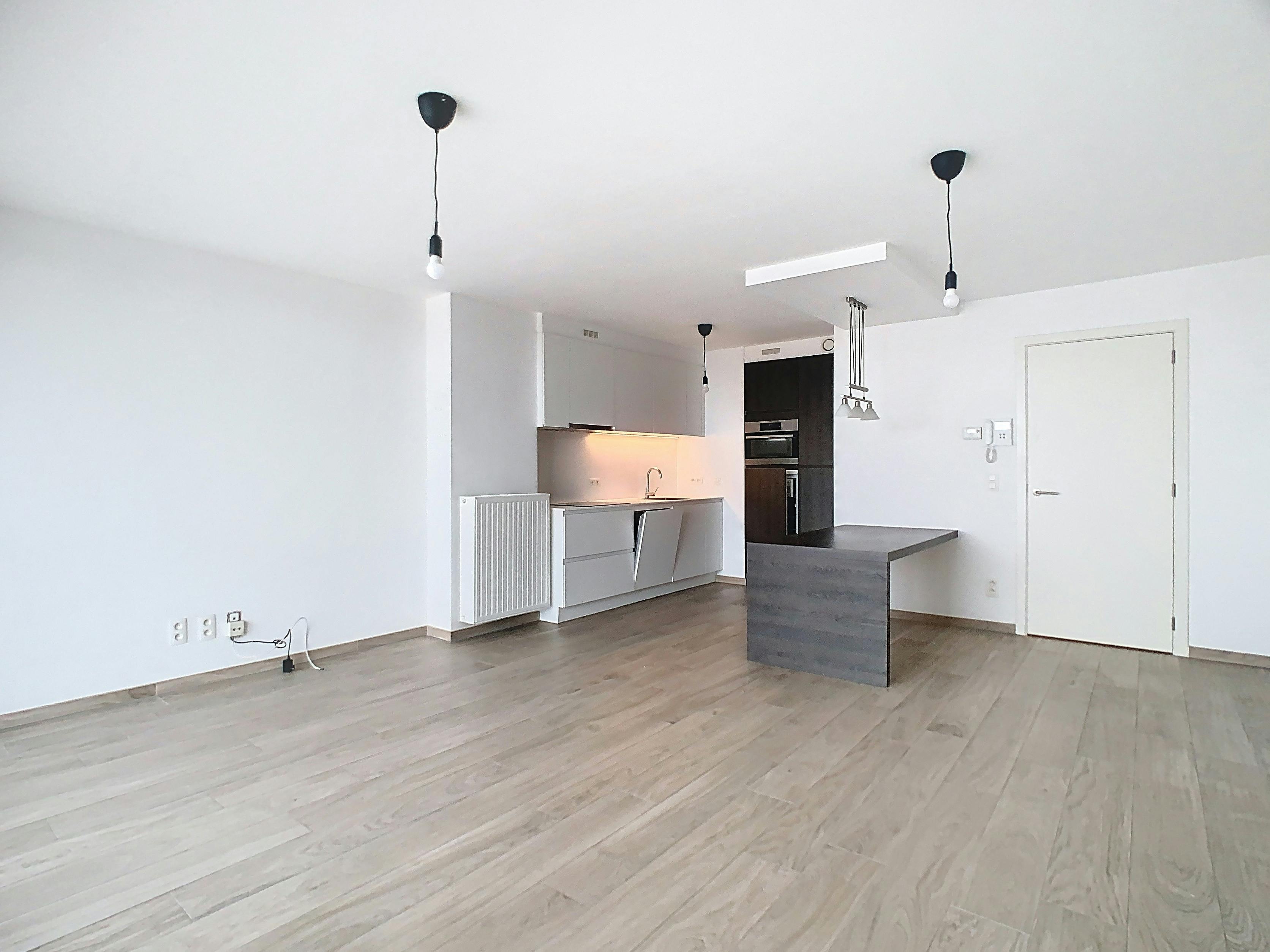 Molenbeek - Ruime studio op 15de verdieping te huur  foto 5