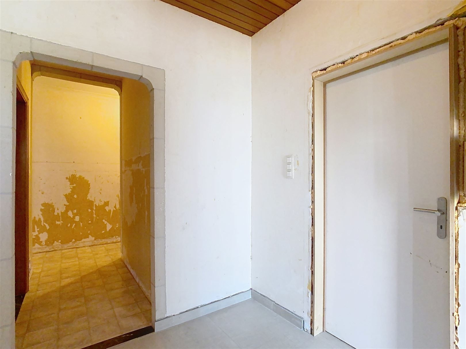 Ruime woning af te werken, 3/5 slpks, garage, tuin, 16a 03ca foto 14