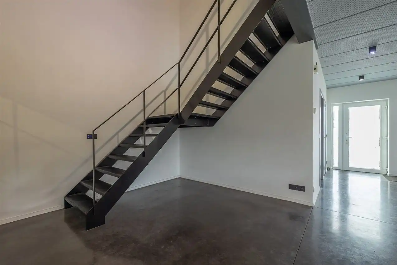 Groot wonen in recent huis zonder renovatie-of bouwzorgen foto 36