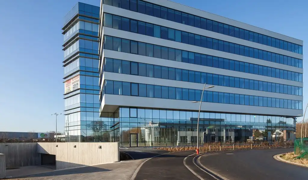 Full service kantoor in SkylinE40 business center in Erembodegem foto {{pictureIndex}}