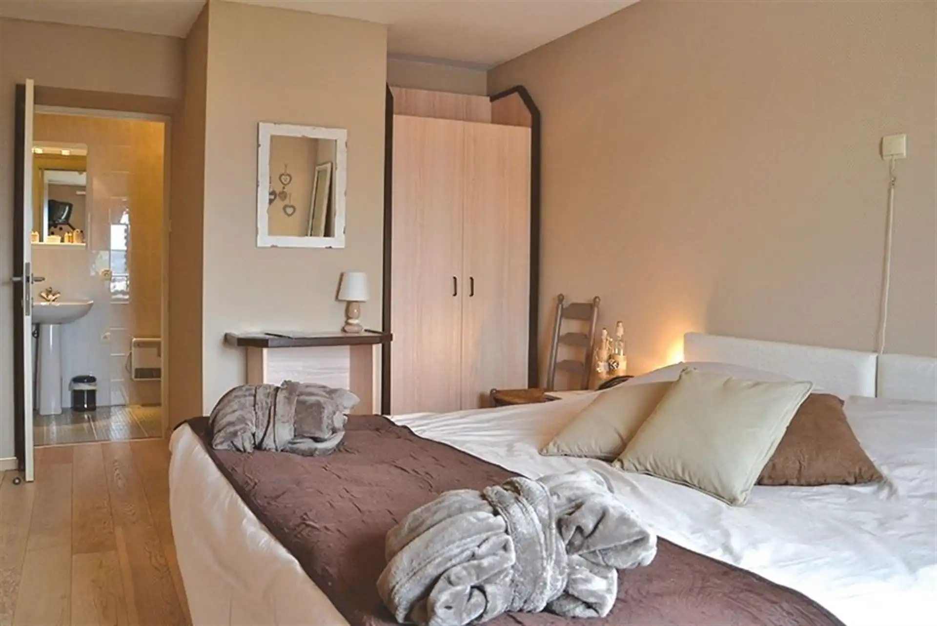 Hotel met 10 kamers in Corbion foto 7