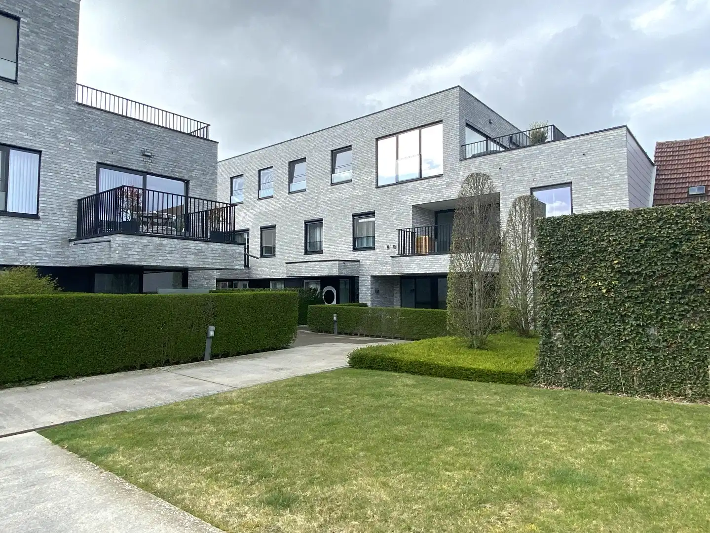 STIJLVOL, LUXUEUZE AFWERKING, TERRAS, GARAGE EN ZO VEEL MEER!! foto 2