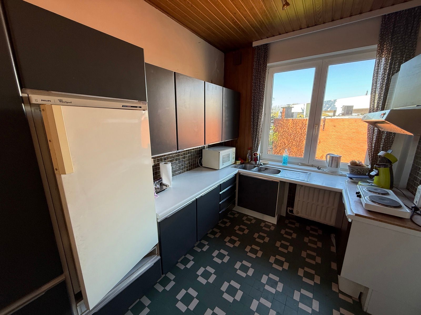Goed gelegen woning met vier slaapkamers foto 10