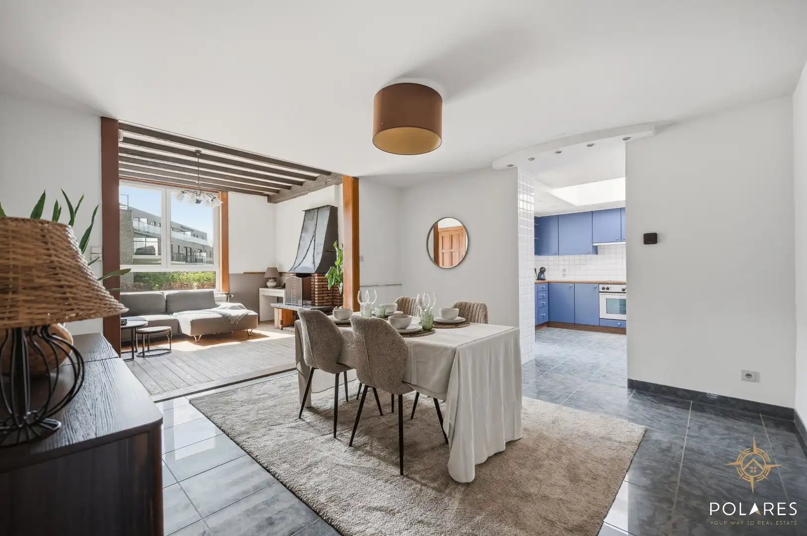 Charmant en instapklaar gelijkvloers appartement met koer en autostaanplaats foto 4