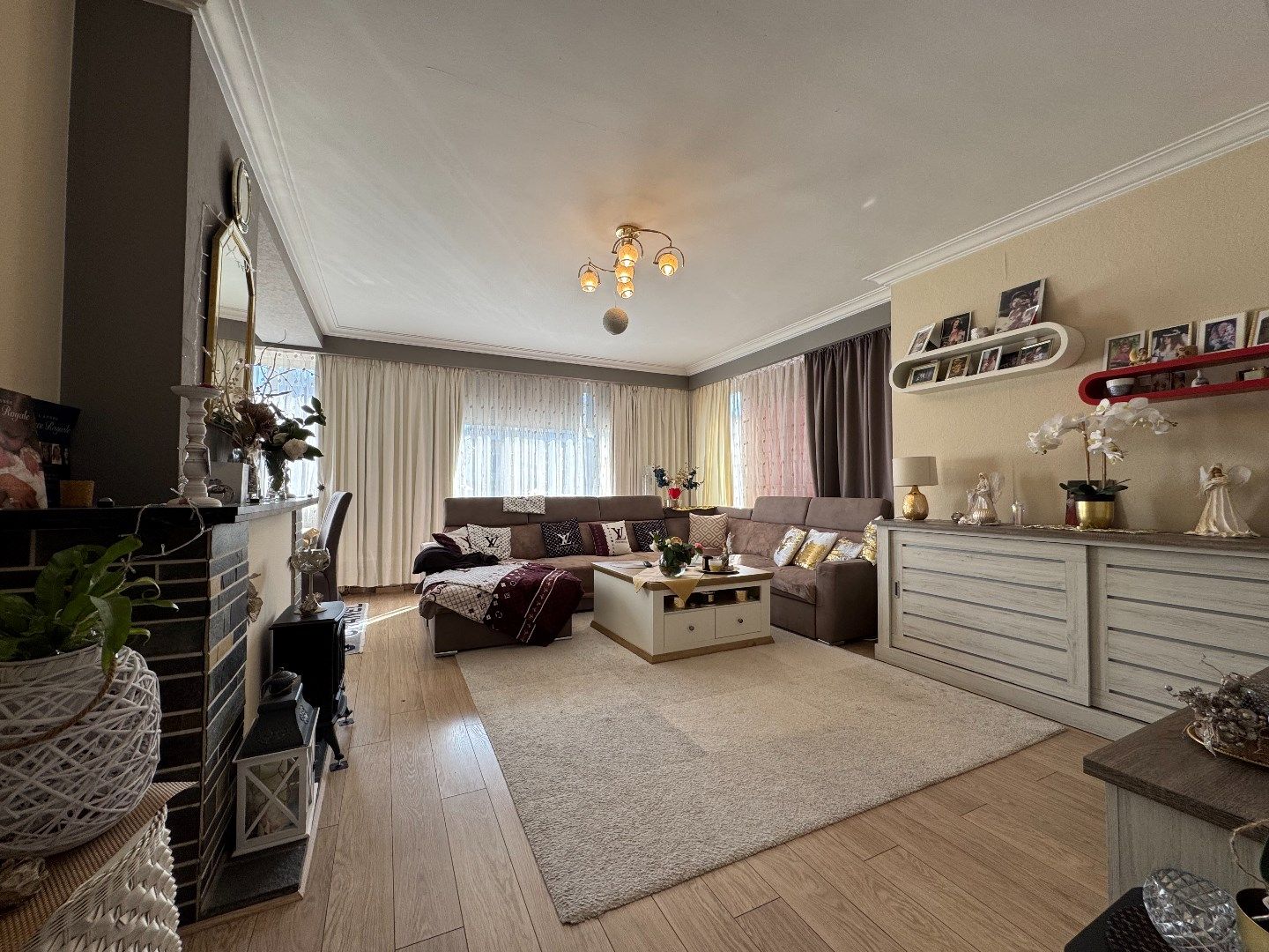 appartement op VERD. 1 met 3 kelderbergingen en garage foto 2