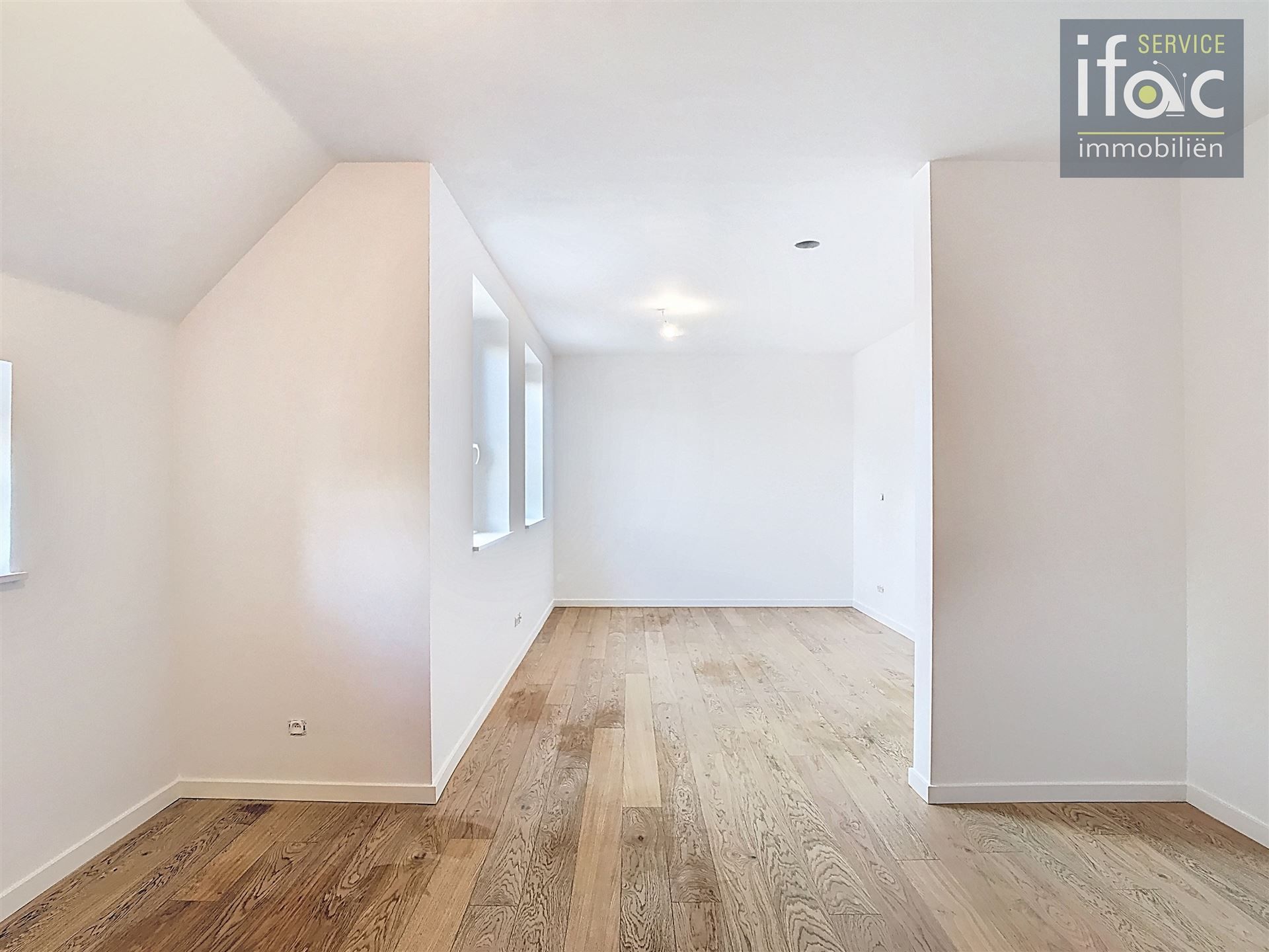 Nieuwbouwwoning met 4 slaapkamers, 2 badkamers en tuin. foto 15