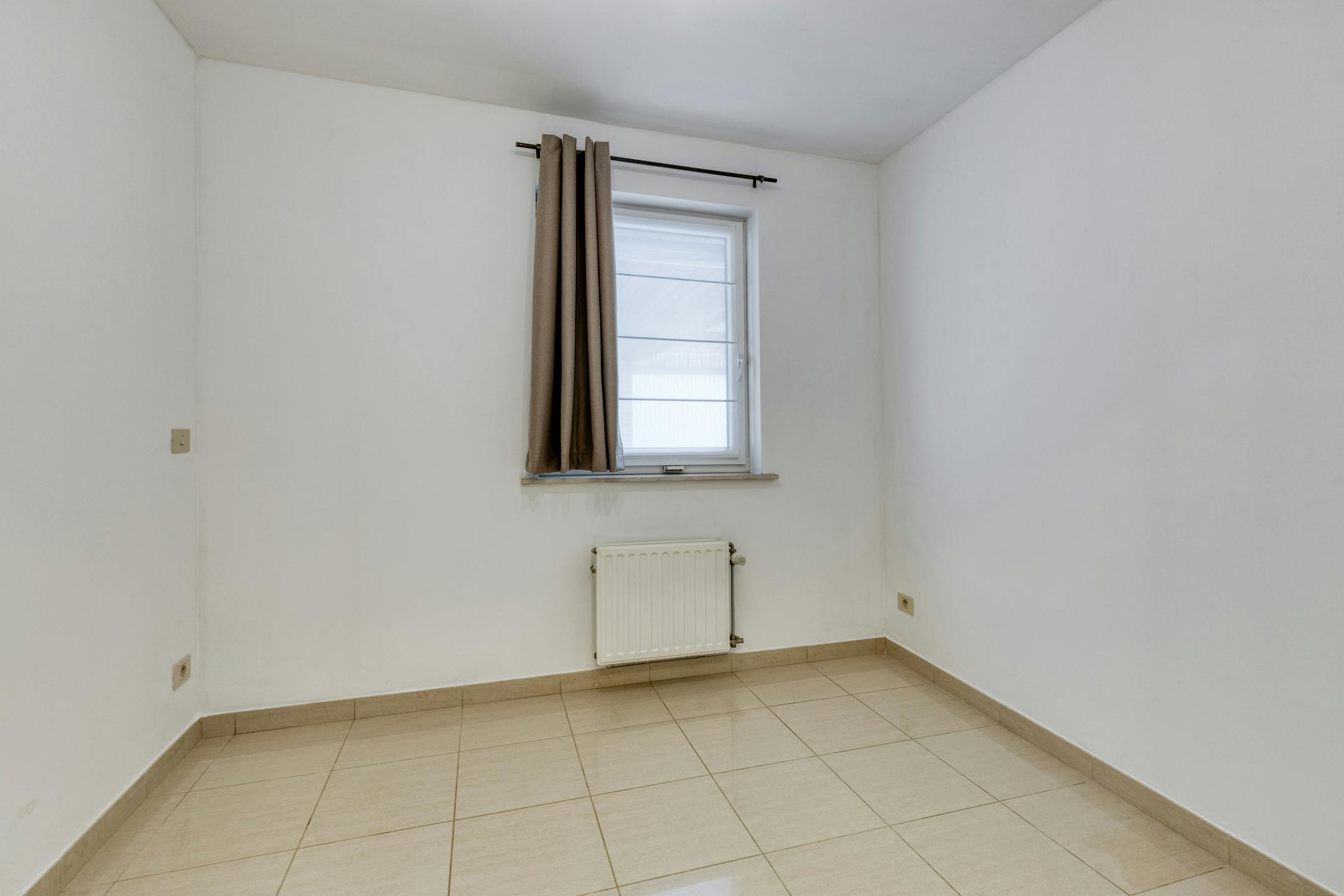 Gelijkvloers appartement met terras te koop in Waregem foto 7
