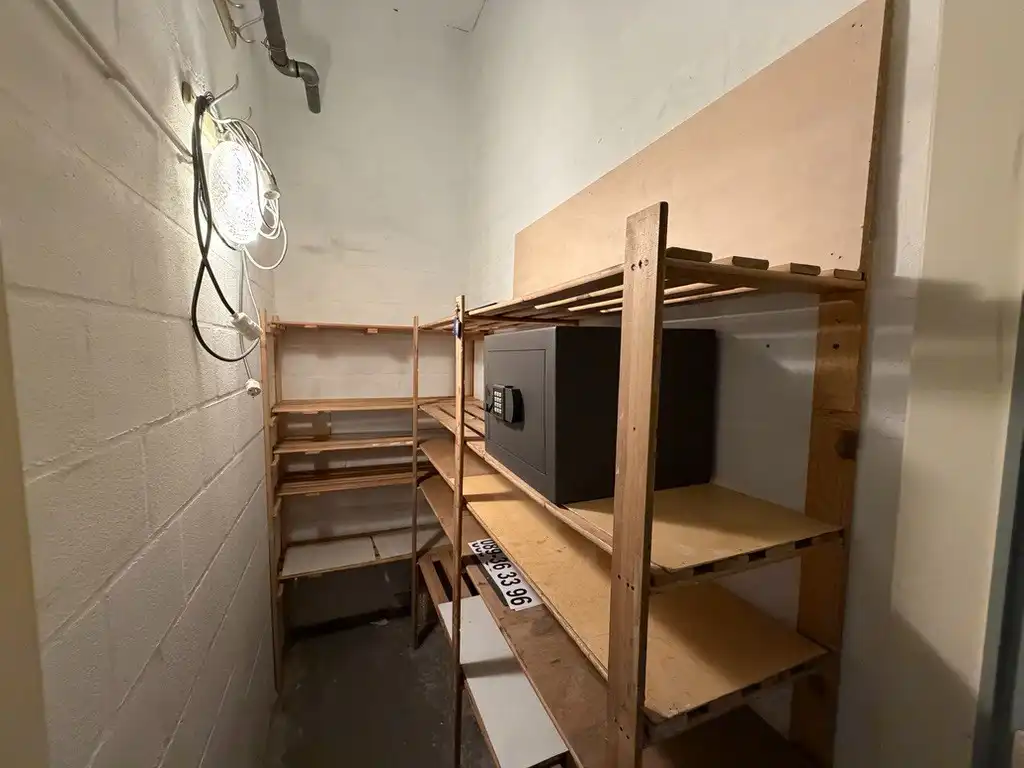 Genk-centrum, Oude Markt 4 bus 11: Ruim en energiezuinig appartement (133 m²) met 2 slaapkamers, overdekt terras, dubbele autostaanplaats en kelderberging. foto 26