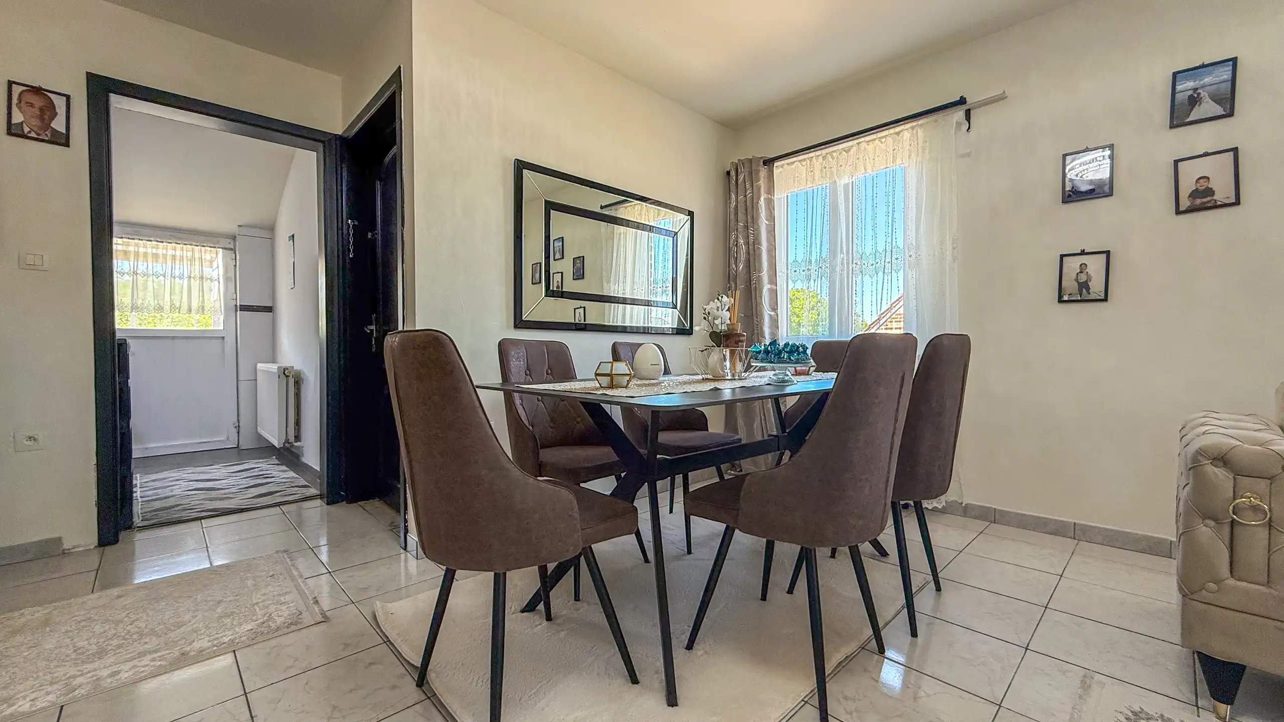 Instapklaar appartement met 2 slpks, balkon, tuin + parking! foto 6