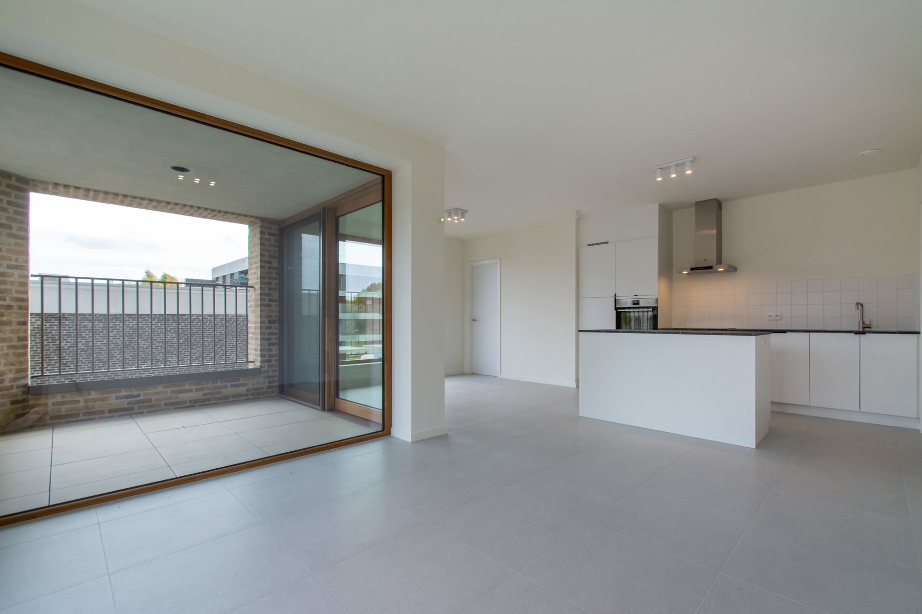 Rustig en comfortabel 2slpk appt. met mooi terras  foto {{pictureIndex}}