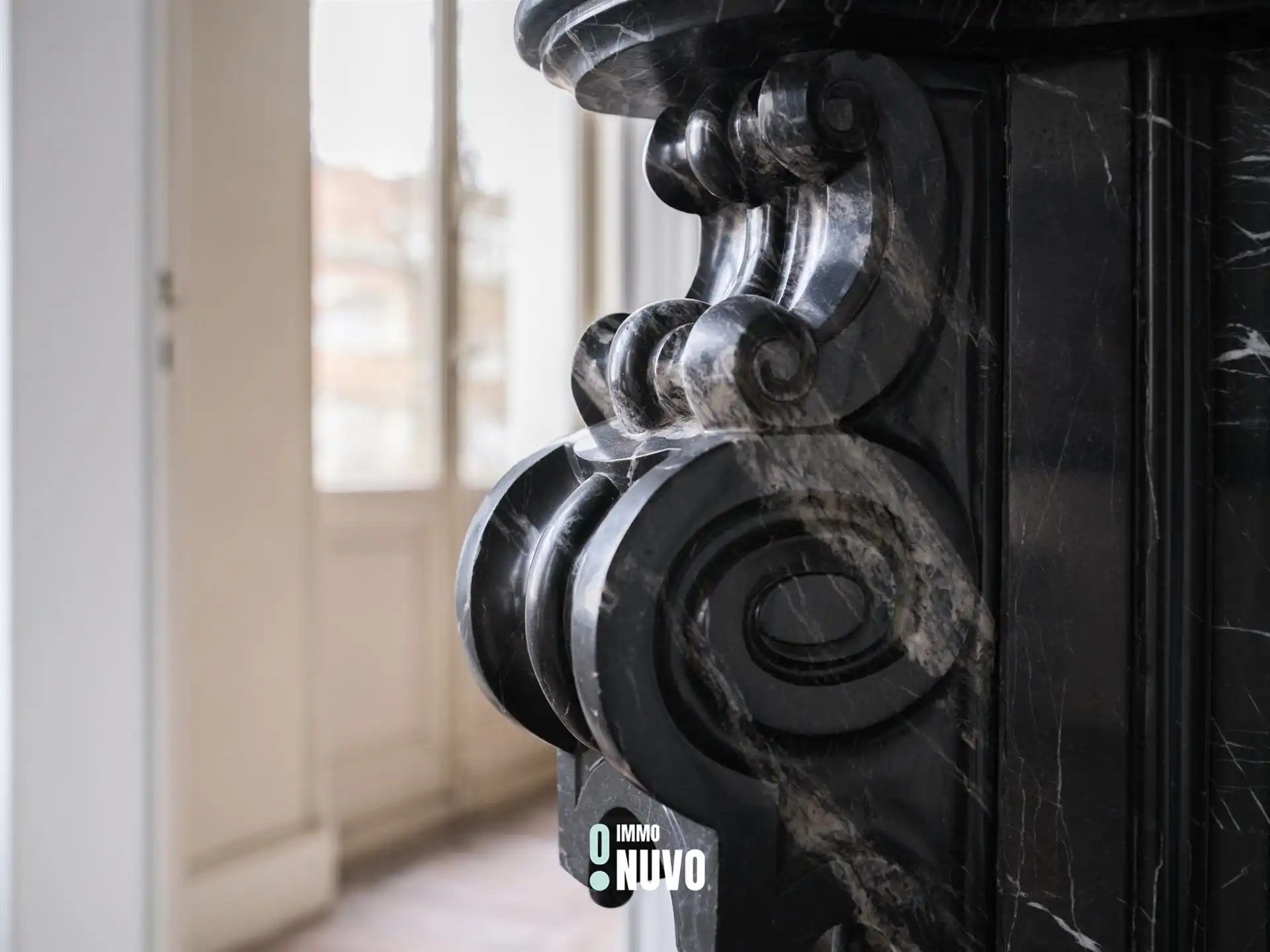 Exclusief herenhuis met handelspand op toplocatie te Aalst foto 14