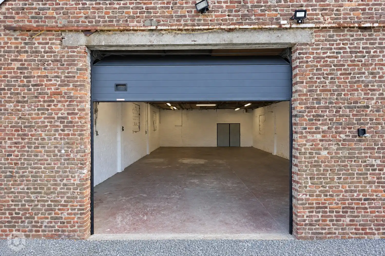 Magazijnruimte (+- 95 m²) op toplocatie foto 2