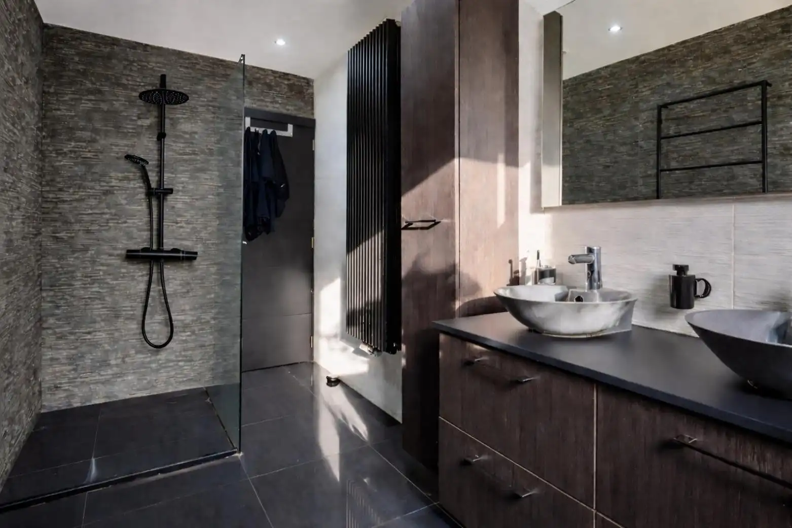 Ruime woning op toplocatie foto 14