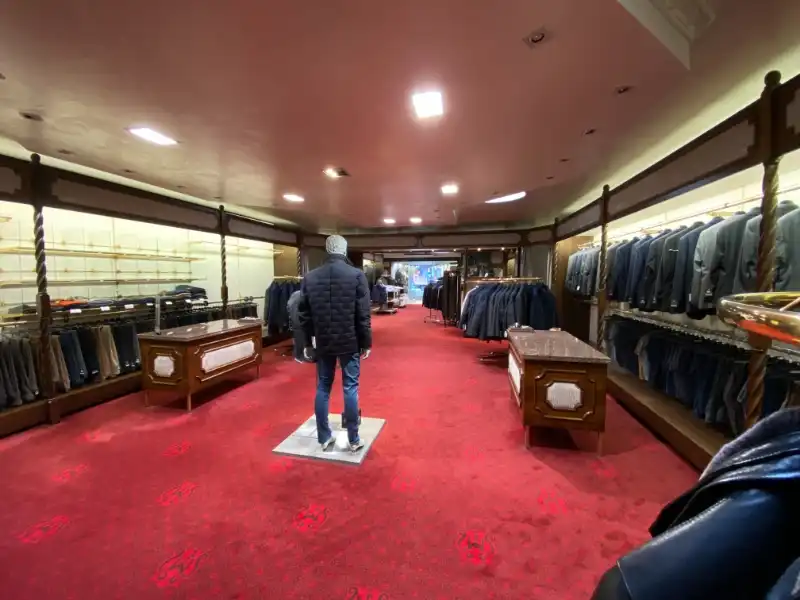 400M² HANDELSRUIMTE OP A-LOCATIE! foto 8