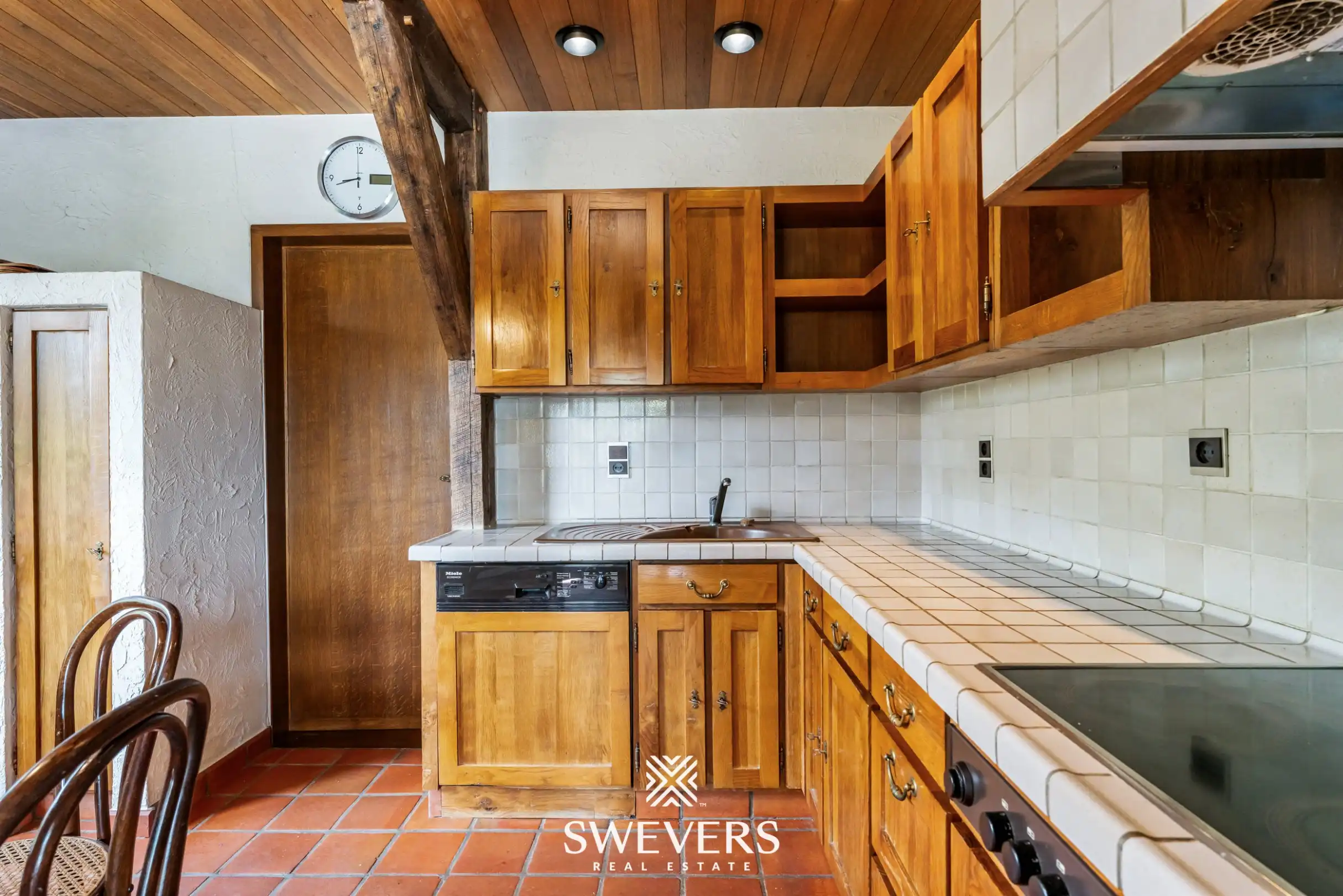 Knappe woning met orangerie, mogelijkheid tot 4 slpk en achterliggende bouwgrond foto 13