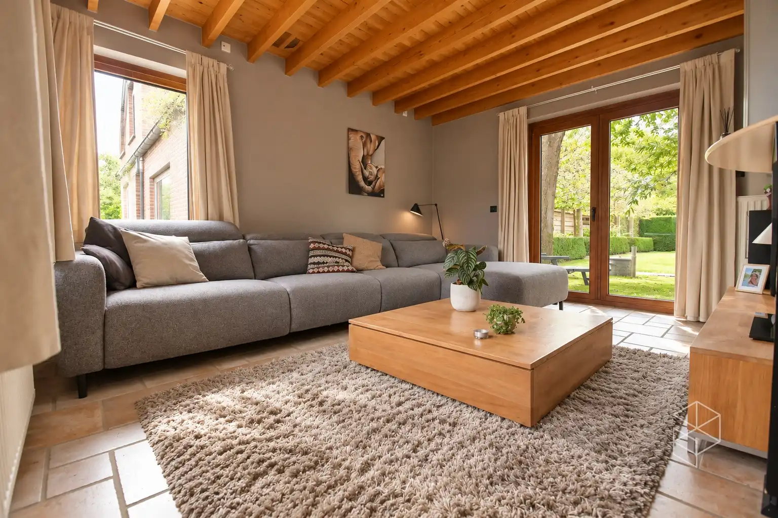 Karaktervolle villa met polyvalent bijgebouw, zwemvijver & aangelegde tuin met uitweg op 4.009m² foto 13